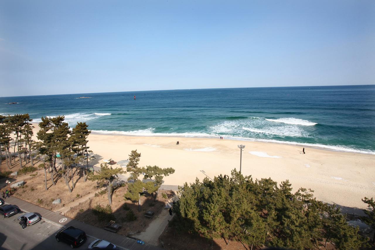 Hotel R Gangneung Exterior photo